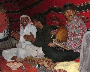 Mohsen plays the oud